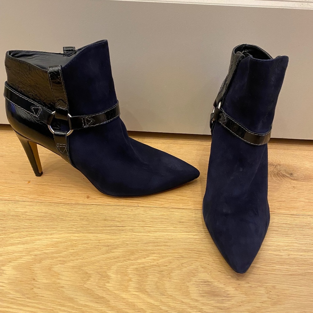 1.State Blue/Black Suede Ankle Boots